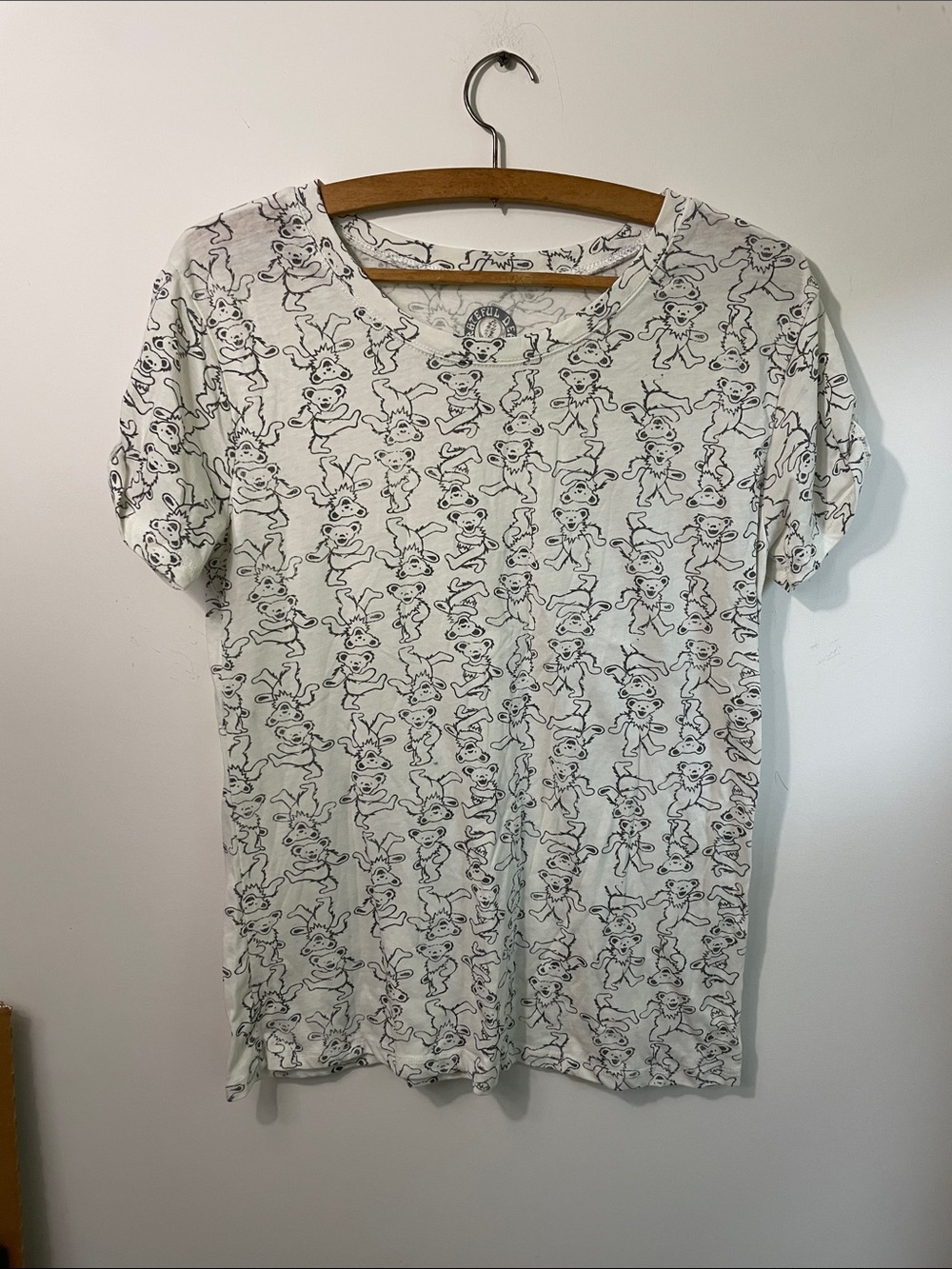 Grateful Dead Women Cream Graphic Short Sleeve Tee with All-Over Sketch Print L